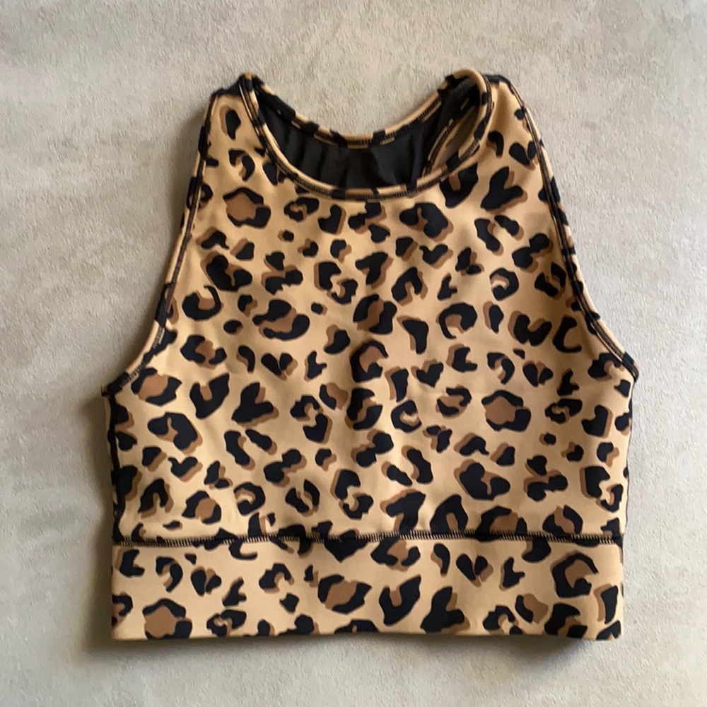 Ivory lane Into The Wild workout top
